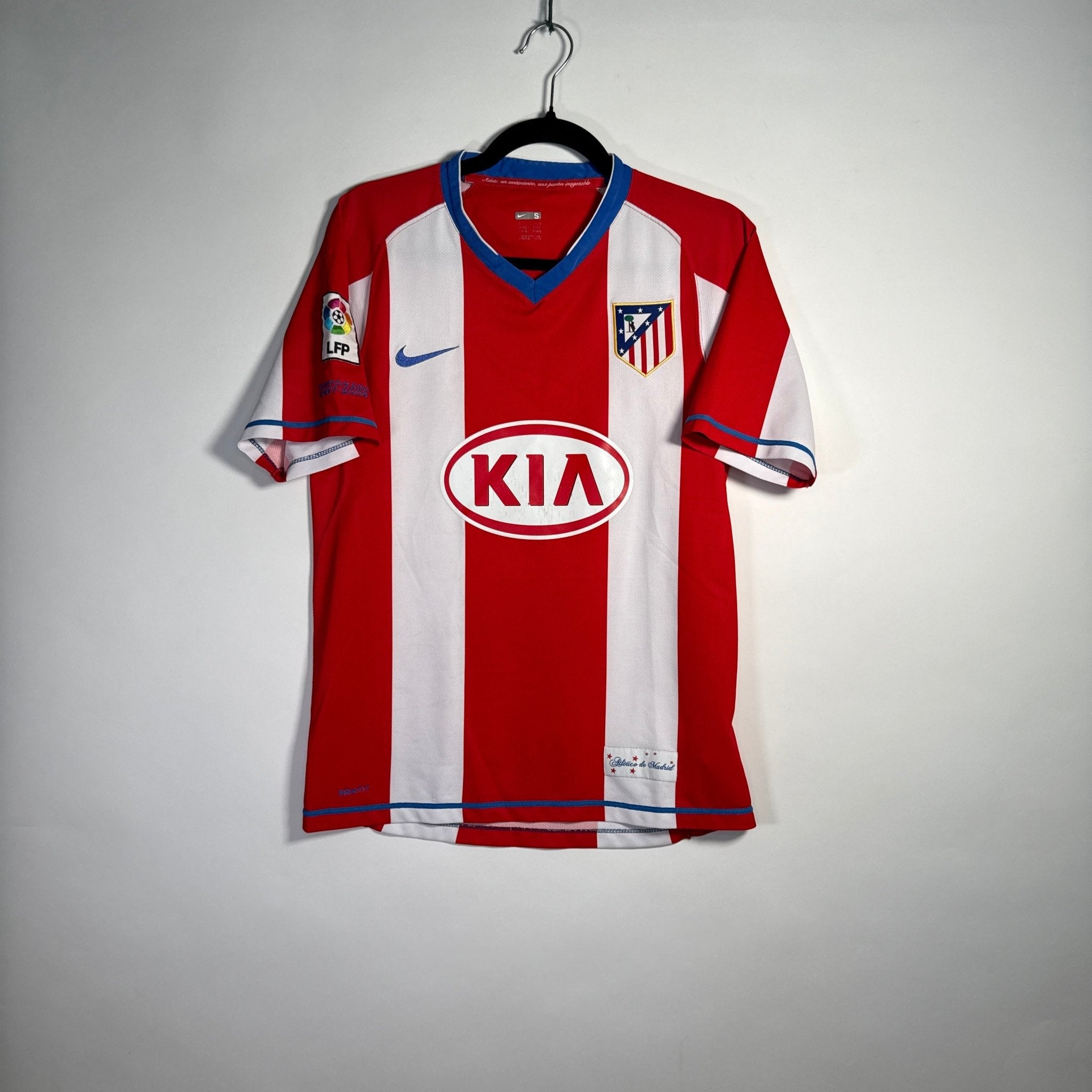 Atlético de Madrid Local 2007 - Dorsal Kün Aguero - Talla S/CH - YaelitoMix