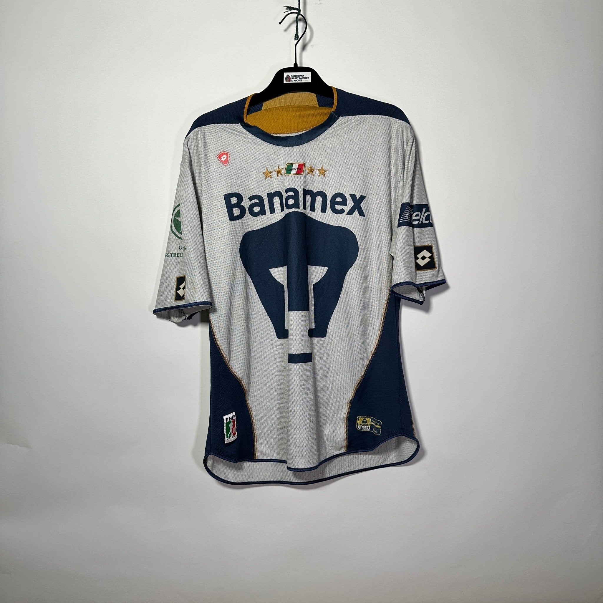 Pumas UNAM Local 2004 - Talla M - YaelitoMix