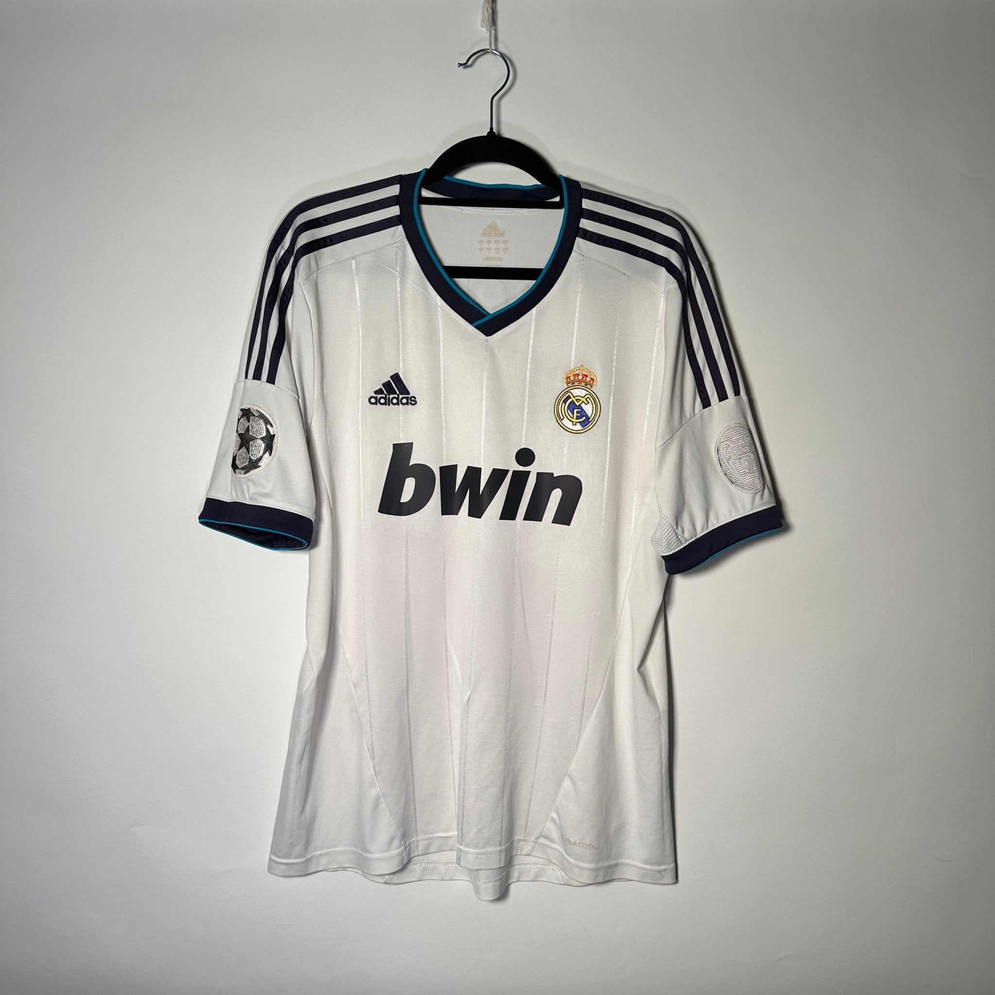 Real Madrid Local 2012 - Dorsal Cristiano Ronaldo (Parche Champions League) - Talla L/G - YaelitoMix