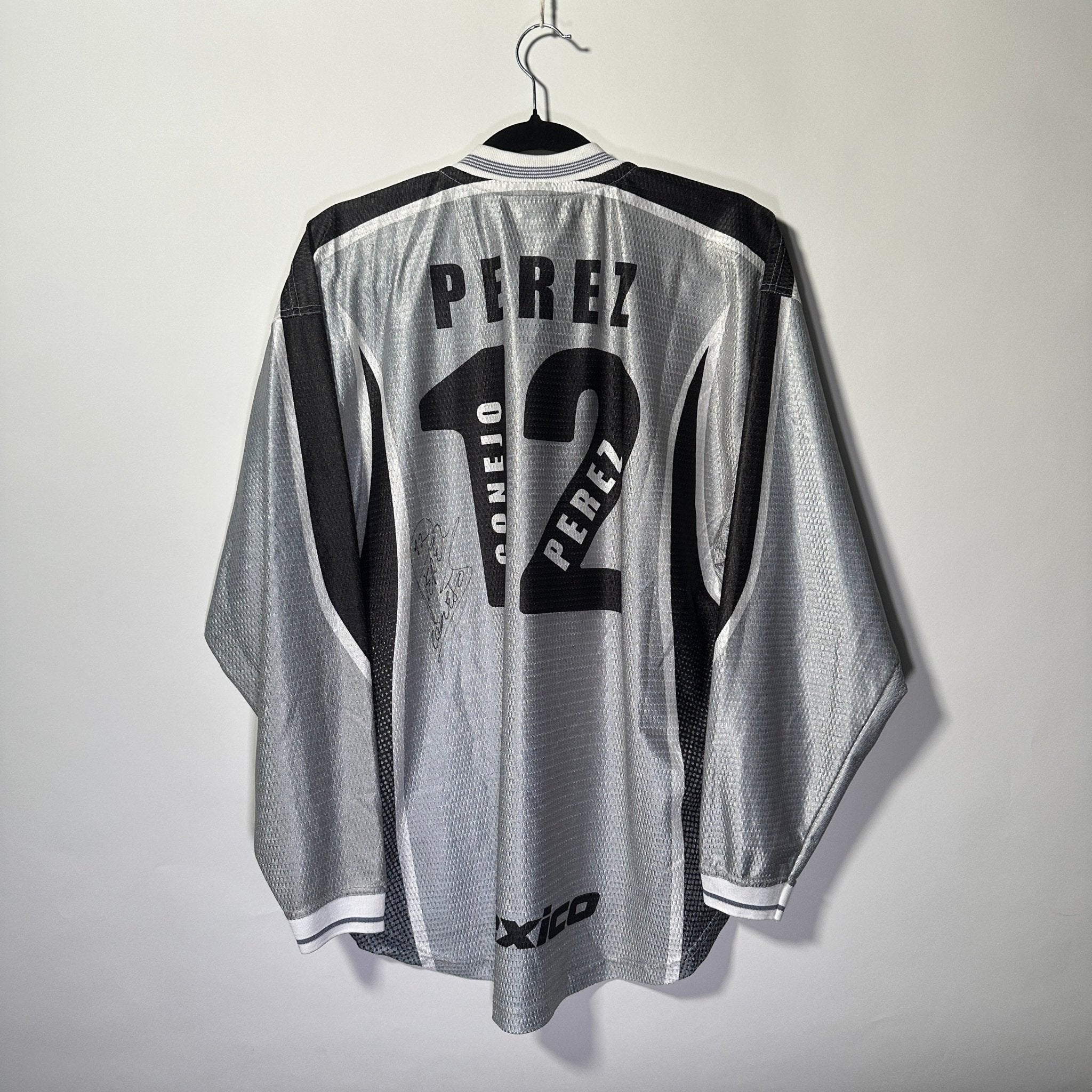 Selección de México Portero 2001 - UTILERÍA Oscar “El Conejo” Pérez (Autografiada) - Talla L/G - YaelitoMix