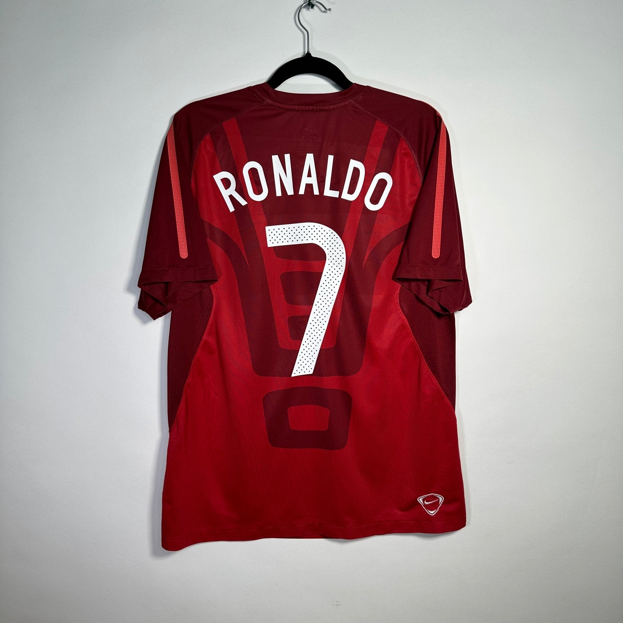 Selección de Portugal Entrenamiento 2010 - Dorsal Cristiano Ronaldo - Talla L/G - YaelitoMix